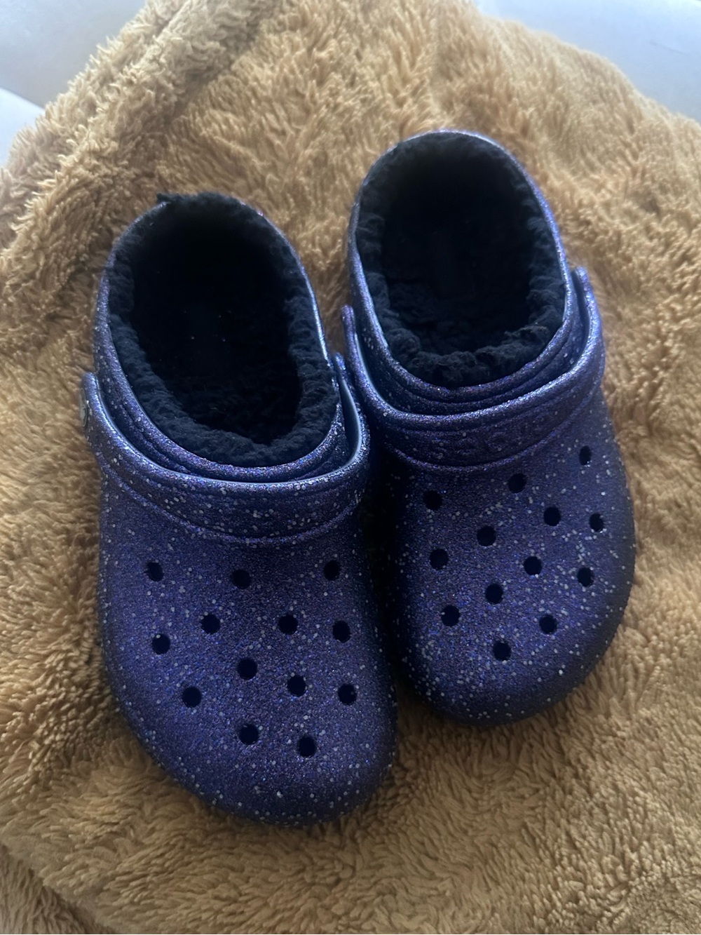 Kids CROCS Sparkle Blue Slip-On Clog with Fleece Lining ( BRAND NEW) never worn